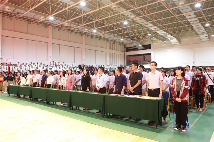 1569827468111500.jpg 图片1:升国旗、奏国歌.JPG