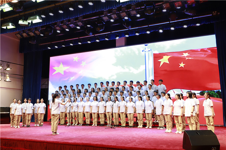 1569827527775630.jpg 图片4:高一国际班《今天是你的生日》.JPG