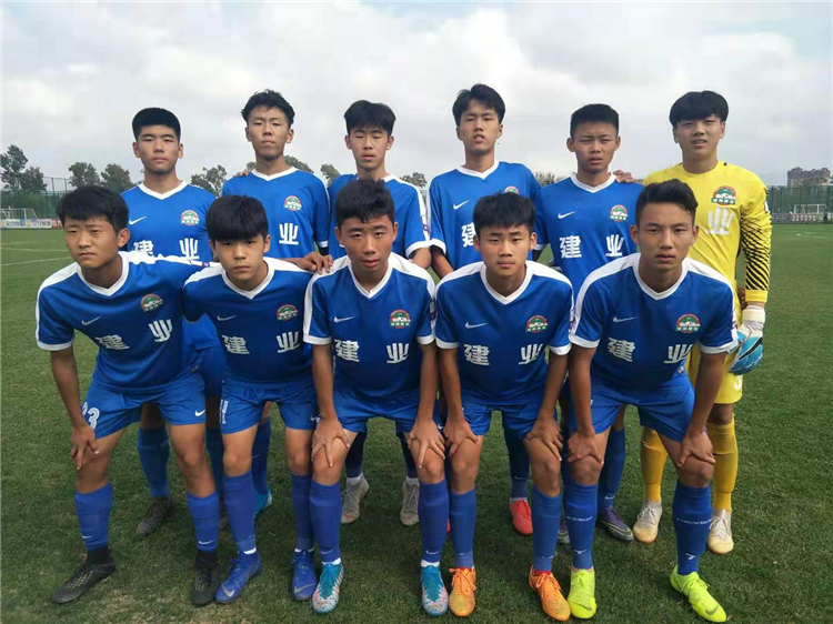 1571616359295851.jpg 队员比赛合影.jpg