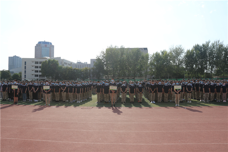 1599203949487383.jpg 开学典礼现场.jpg