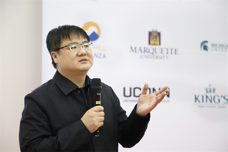 1680567300867787.jpg 图片3:LOGIN_焦点娱乐·(官方)代理招商直营平台
党委委员、副校长田玉宝介绍国际教育办学成果.JPG