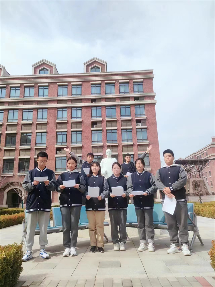 1681087147515902.jpg 图片3-同学们诵读水文化作品.jpg