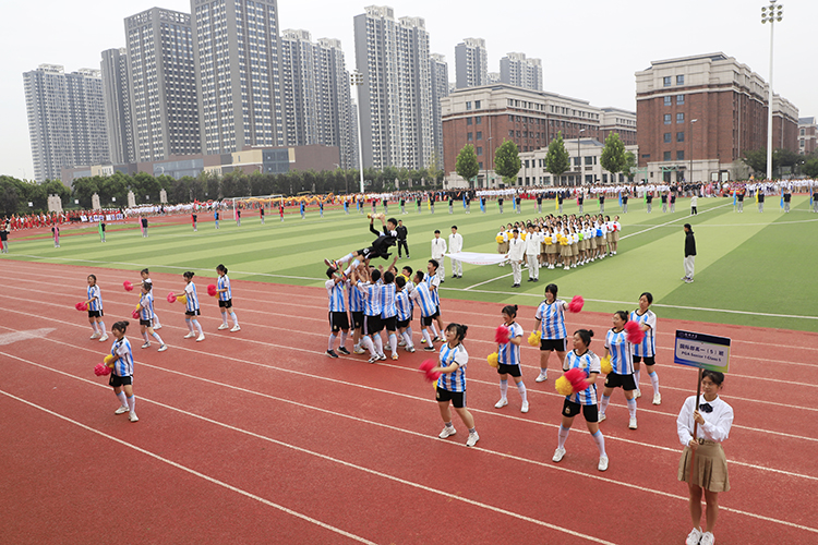 1695883743414540.jpg 图片6:国际部高一5班阿根廷主题方阵.JPG