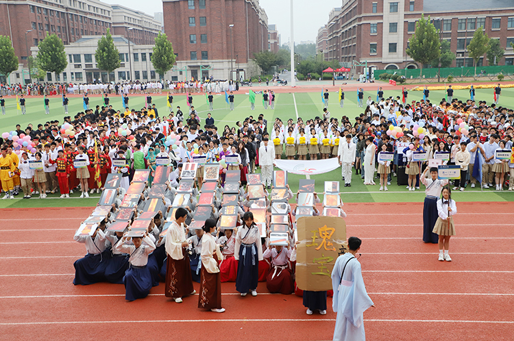 1695883836666941.jpg 图片15:高一7班竹刻.JPG