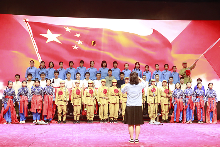 1696222713342269.jpg 图片3:热烈而喜庆的《解放区的天》.JPG