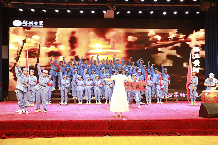 1696222793315235.jpg 图片9:气势雄浑的《保卫黄河》.JPG