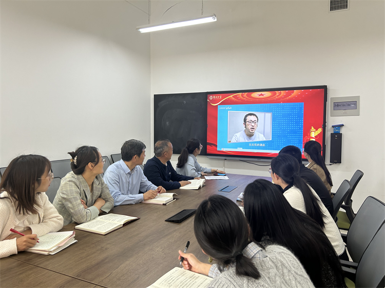 1697760875496355.png 图3:观看廉政教育警示片《被奢侈之风毁掉的前程》.png