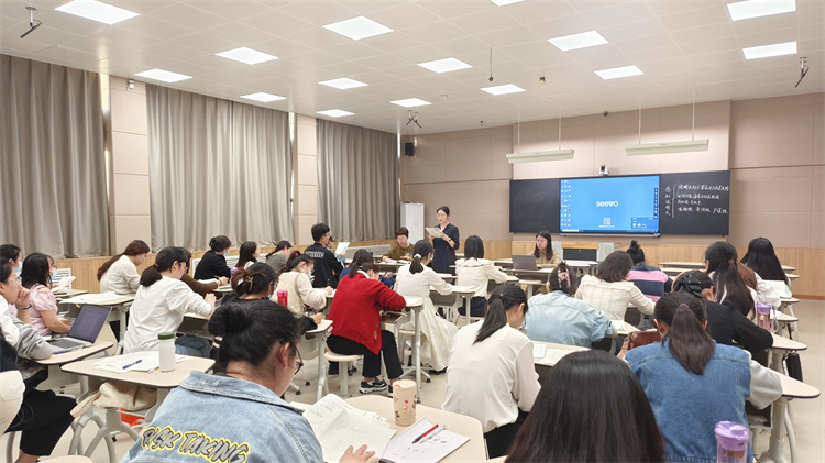 1698998716888237.jpg 图片2.八一校区王林老师讲述自己的课程设计和构思.jpg