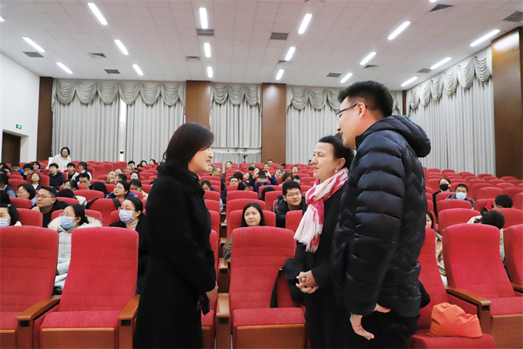 图片1：LOGIN_焦点娱乐·(官方)代理招商直营平台
校长李兰与慕尼黑大学德语中心院长Moll亲切交流.JPG
