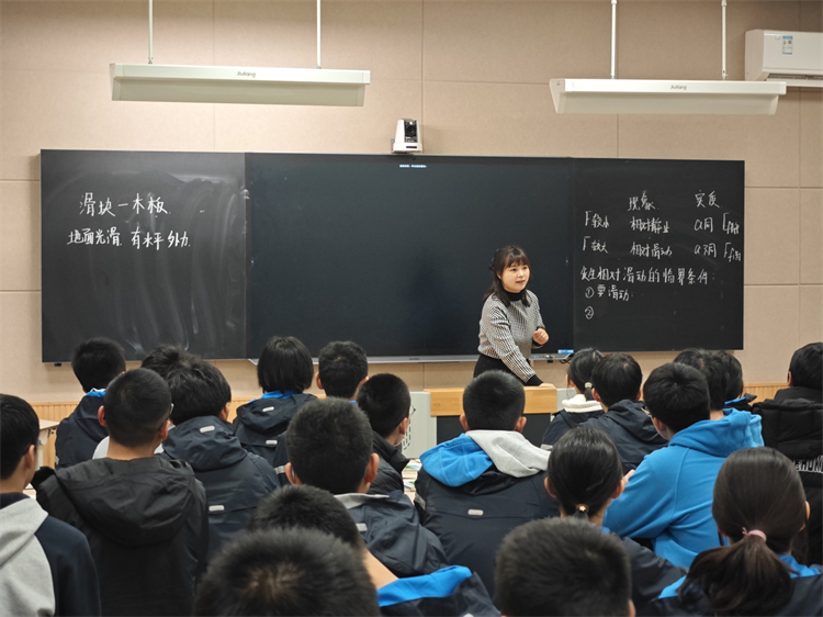 1705020811199213.jpg 图片7:王永霞老师授课.jpg