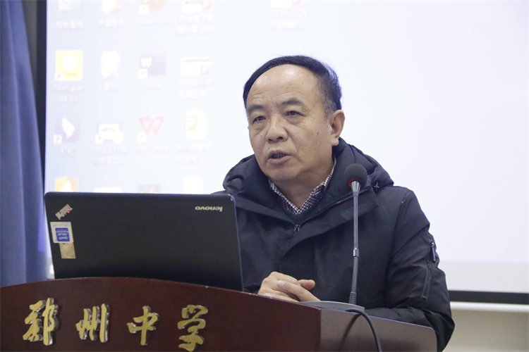 1708939386819042.jpg 图片4:党委副书记李文增安排新学期工作.JPG