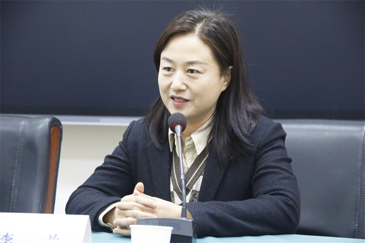 1708939397162996.jpg 图片3 :党委副书记、校长李兰对樱花街校区新学期的工作进行部署安排、提出具体要求.JPG