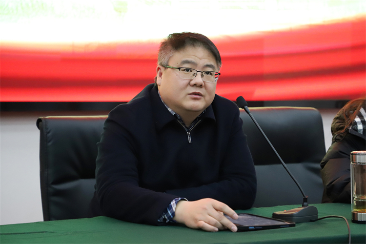 1708939739346304.jpg 图片三 党委委员、副校长田玉宝部署国际部工作.JPG