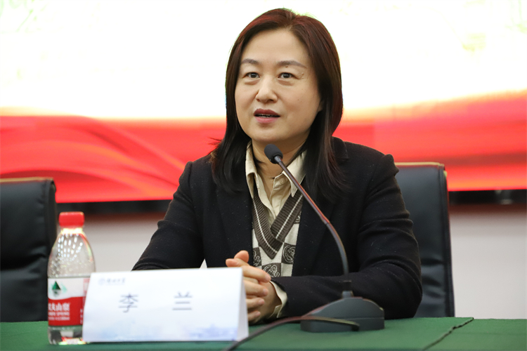 1708939837967094.jpg 图片六 党委副书记、校长李兰做总结发言 .jpg