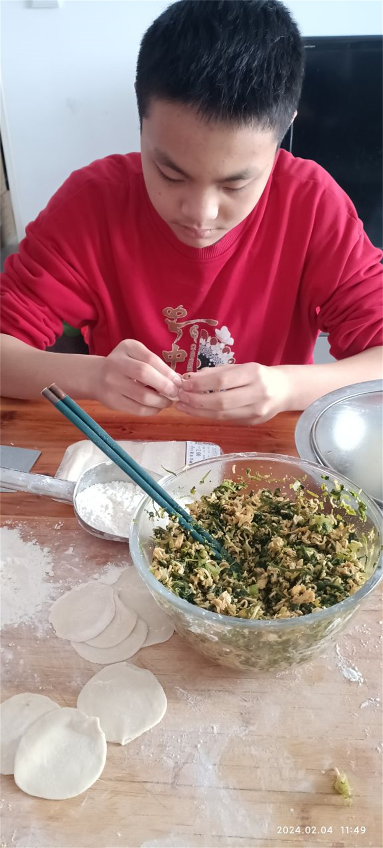 1709166567986237.jpg 图片15:认真学习包饺子.jpg