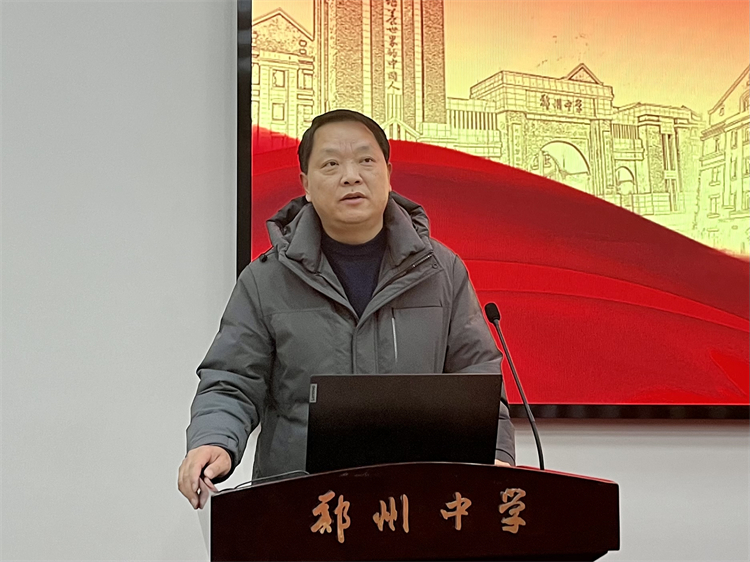 1709512066942280.jpg 图片5:校长助理、高中部教务处主任屈丙辰发言.jpg