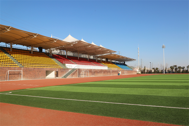 1718077200483360.jpg 红梅街校区操场一角.jpg