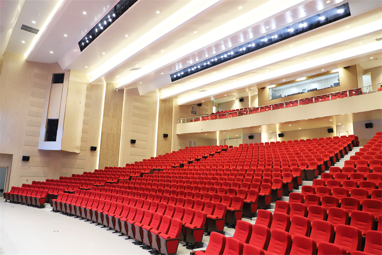 1718077208127086.jpg 可容纳千人的崇德剧场.jpg