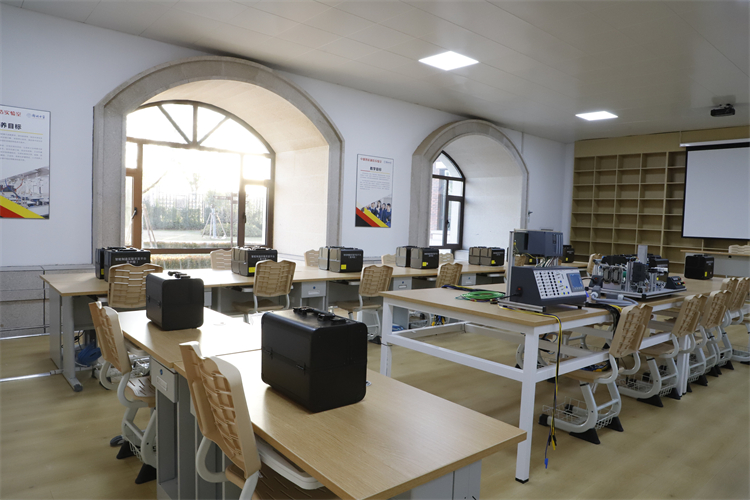 1718077261230611.jpg 中德智能制造实验室.JPG