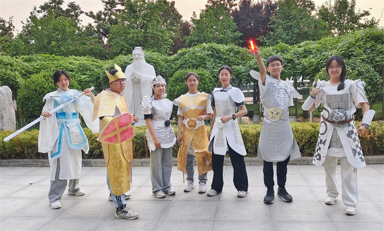 1718089485842656.jpg 图3:优秀铠甲制作者各显神通.jpg