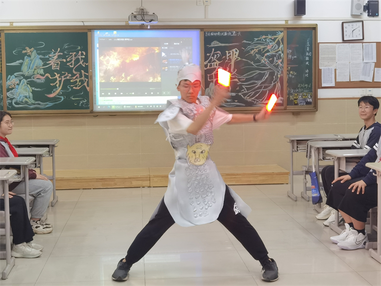 1718089594797838.jpg 图12:学生认真演绎剧情.jpg