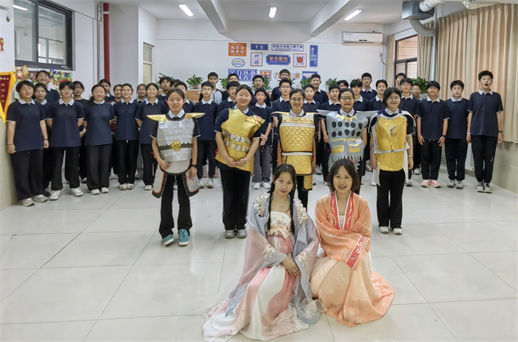 1718089637331702.jpg 图16:脱下戎装换红装.jpg