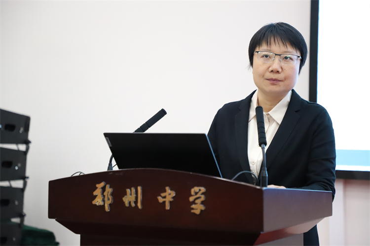 1718154515652529.jpg 图8:副校长陈云霞做经验分享.JPG