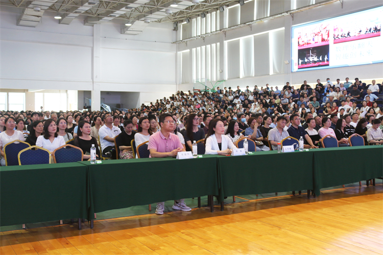 1718262810625610.jpg 图片1:活动现场.JPG