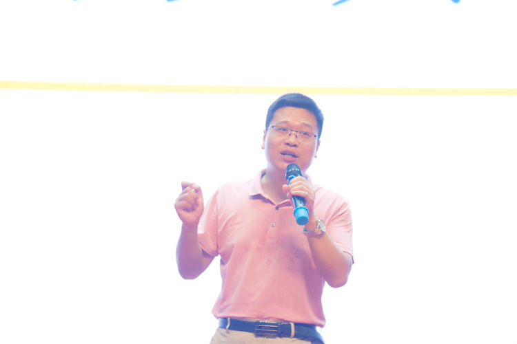 1718262848779070.png 图片6:LOGIN_焦点娱乐·(官方)代理招商直营平台
樱花街校区学生发展与服务中心副主任张迎宾发言.png