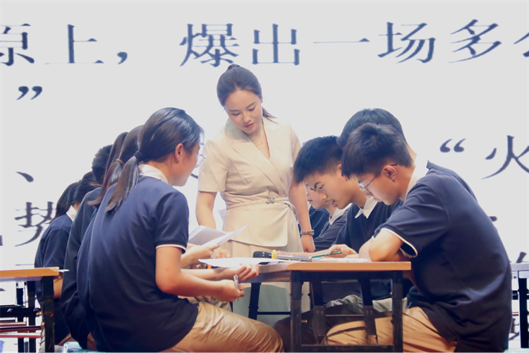 1718263584487414.png 图片4:郑州经济技术开发区第六中学金亚萌老师带来的《安塞腰鼓》课例展示.png