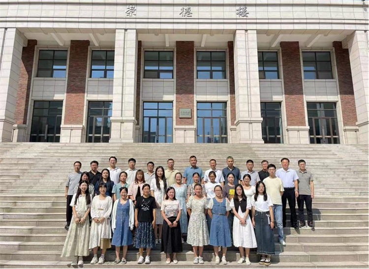 图片1   合影.png