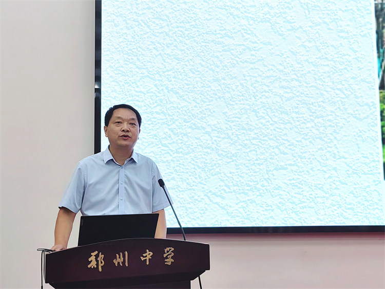 1726301276388039.jpg 图片6校长助理、高中部课程与教学处主任屈丙辰讲话.jpg