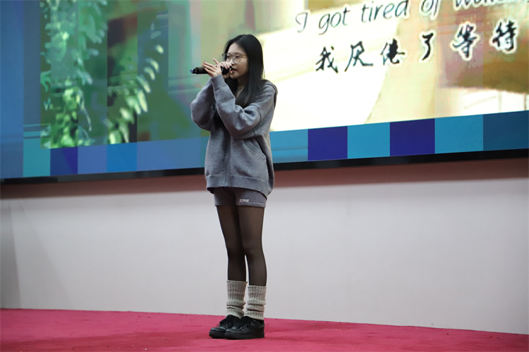 1734578028628959.jpg 图片12:梁子欣《Romeo and Juliet》.JPG