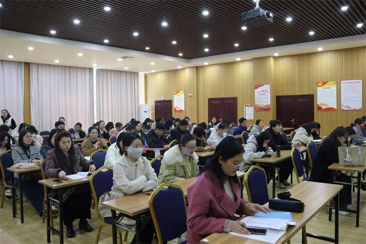 1742263812269888.jpg 图片1 青年教师分享会现场.JPG