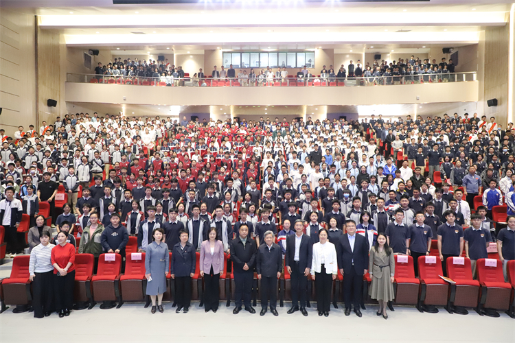 1744677778686594.jpg 图片5合影留念.JPG