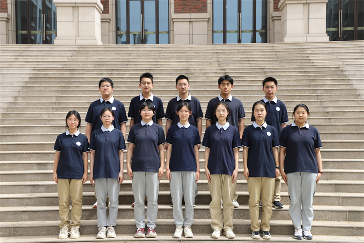 1744851344171436.jpg 图片1:获奖合影.JPG