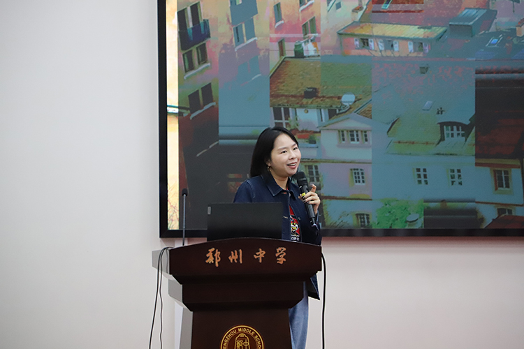 图片1：SEG招生官Audrey Cai介绍瑞士教育集团.JPG