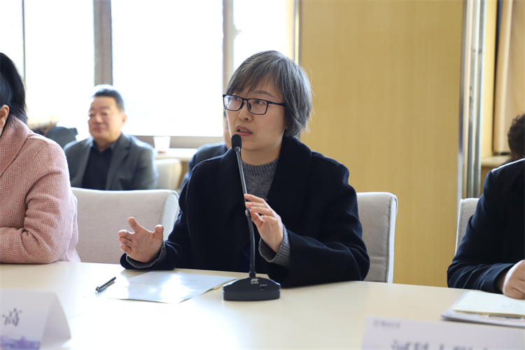 图片 座谈交流2.jpg