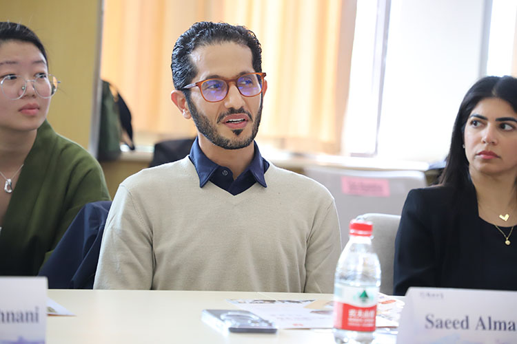 1776647382809375.jpg 图七:迪拜知识与人力发展局(KHDA)政策、研究与项目首席执行官Saeed Almarri讲话.JPG