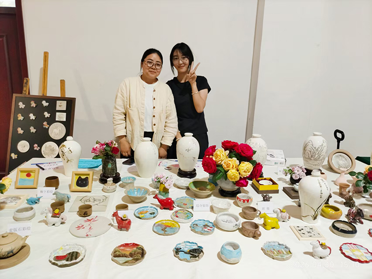 图6：登封窑展区.jpg