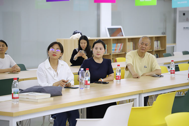1779243807768178.jpg 图四:家长们认真聆听、积极参与活动.JPG